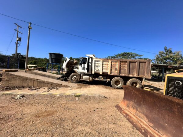 Lote No 111 Volqueta DT International EQX780 Modelo 2015 - Imagen 6