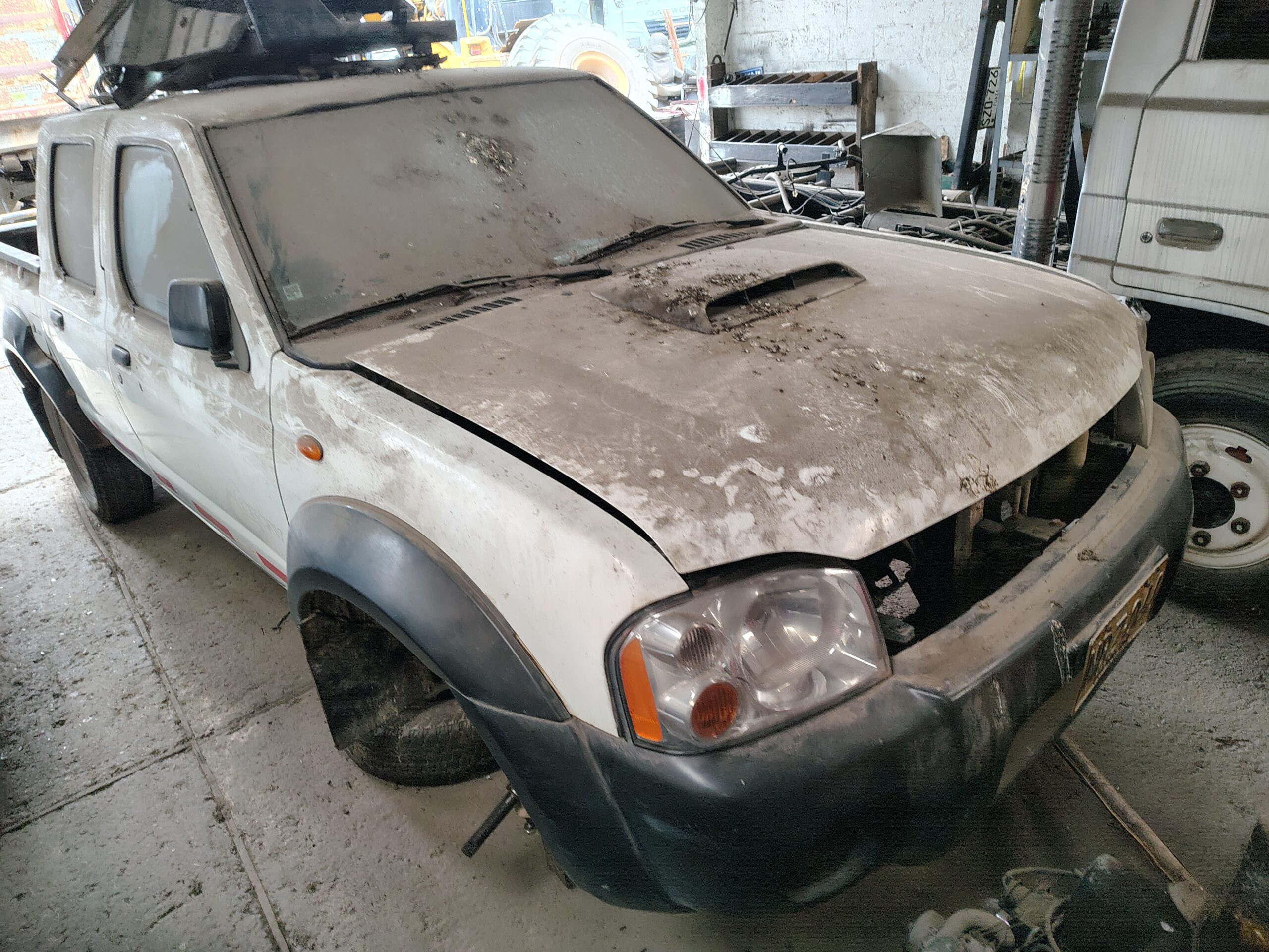 35-089 CAMIONETA NISSAN AÑO 2012 4x4 PARTICULAR