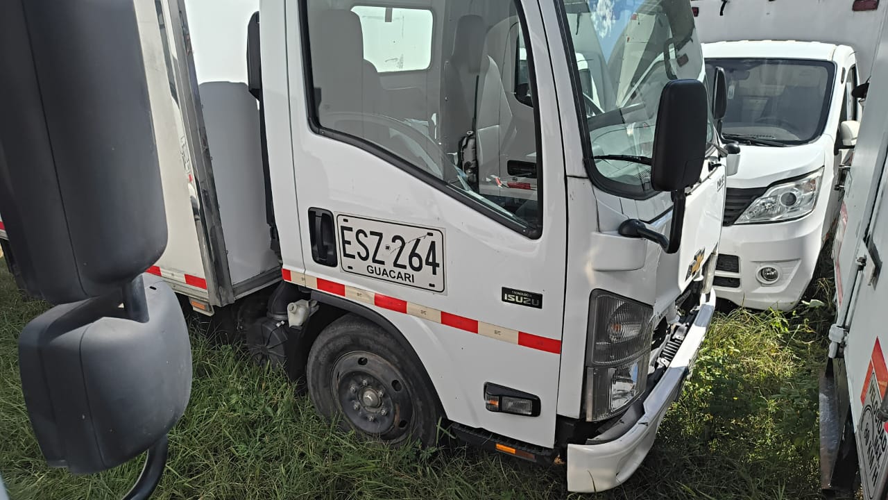 Lote #26 NKR 700P Reward 4x2 3000CC - Imagen 3