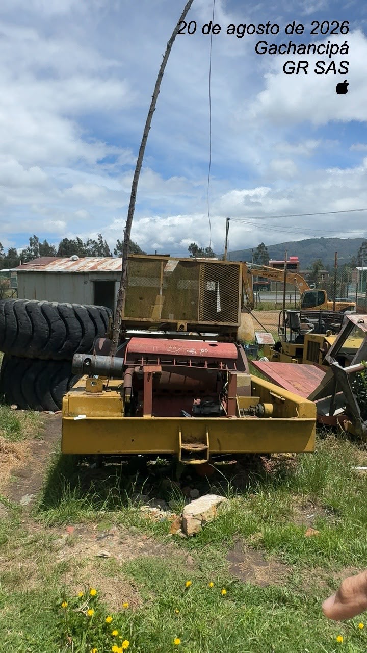 Lote #14 (Trailer amarillo dos llantas) - Imagen 2
