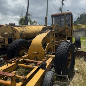 Lote #14 (Trailer amarillo dos llantas)