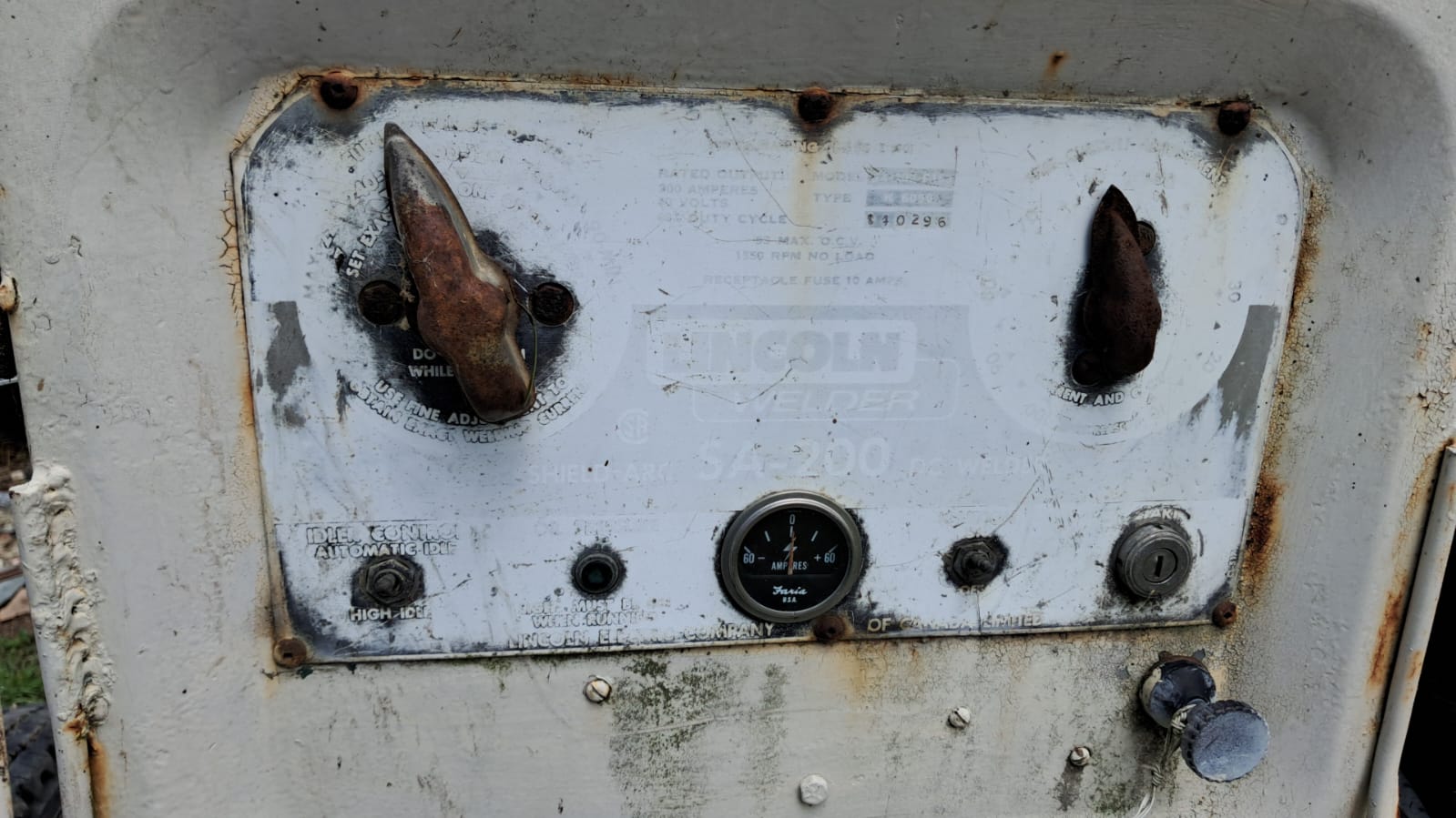 Lote #15 (Motor soldador Lincoln - 2 llantas) - Imagen 2